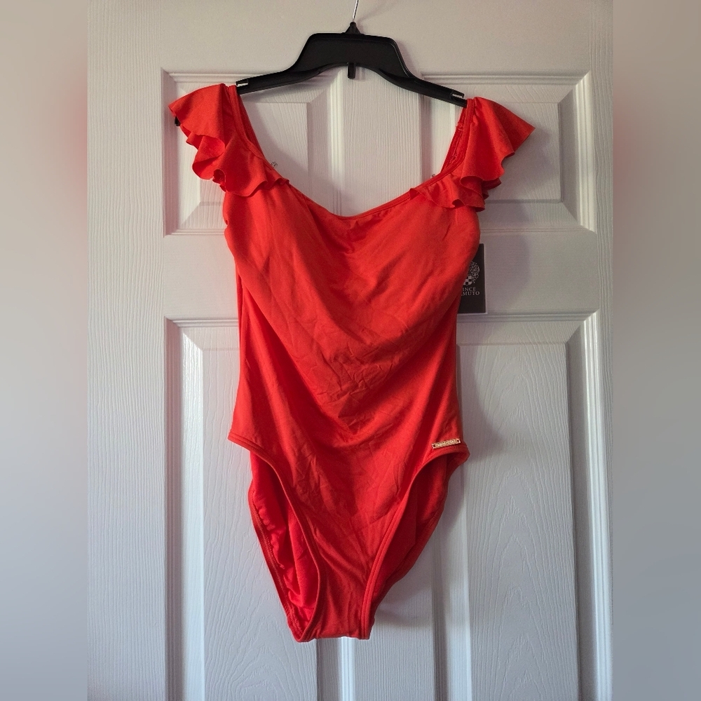 Women's one piece swimsuit by Vince Camuto size 8 NWT